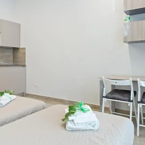 Devon Metro Studio , Nápoles Italia